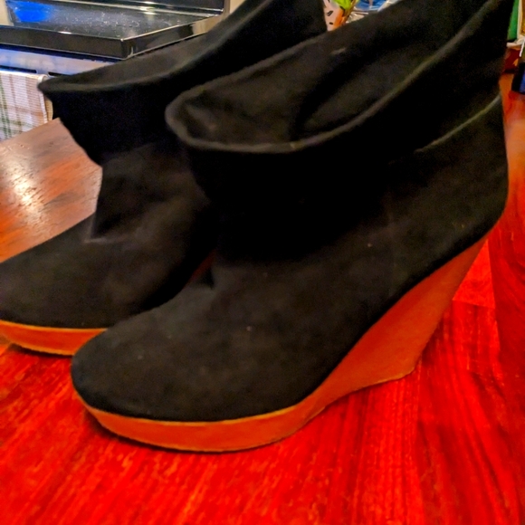 Suade Wedge Booties Brand New size 9.5 - Picture 8 of 10